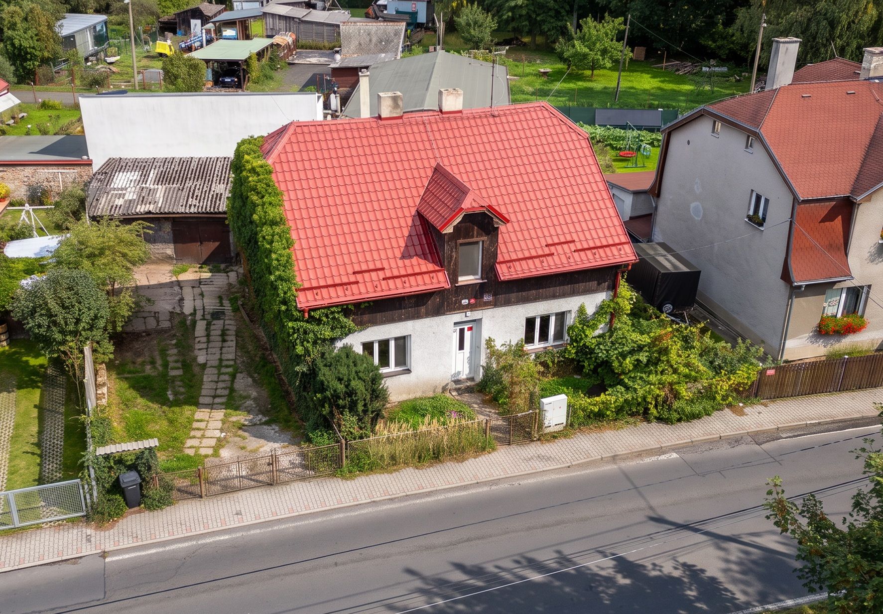 Dům, Dalovice, Zálesí